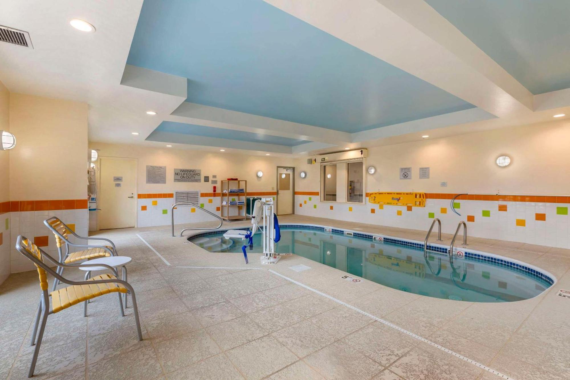 Comfort Inn & Suites Akron South Eksteriør billede