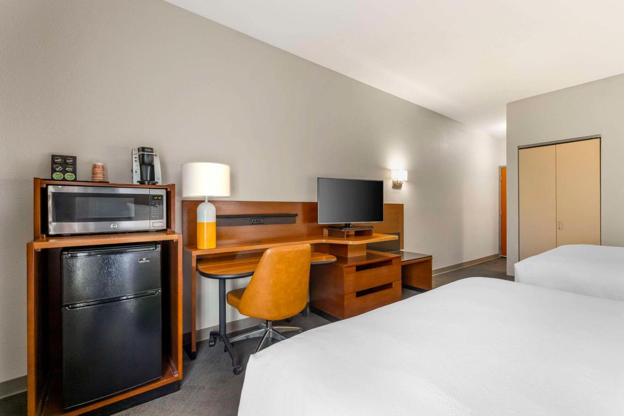 Comfort Inn & Suites Akron South Eksteriør billede