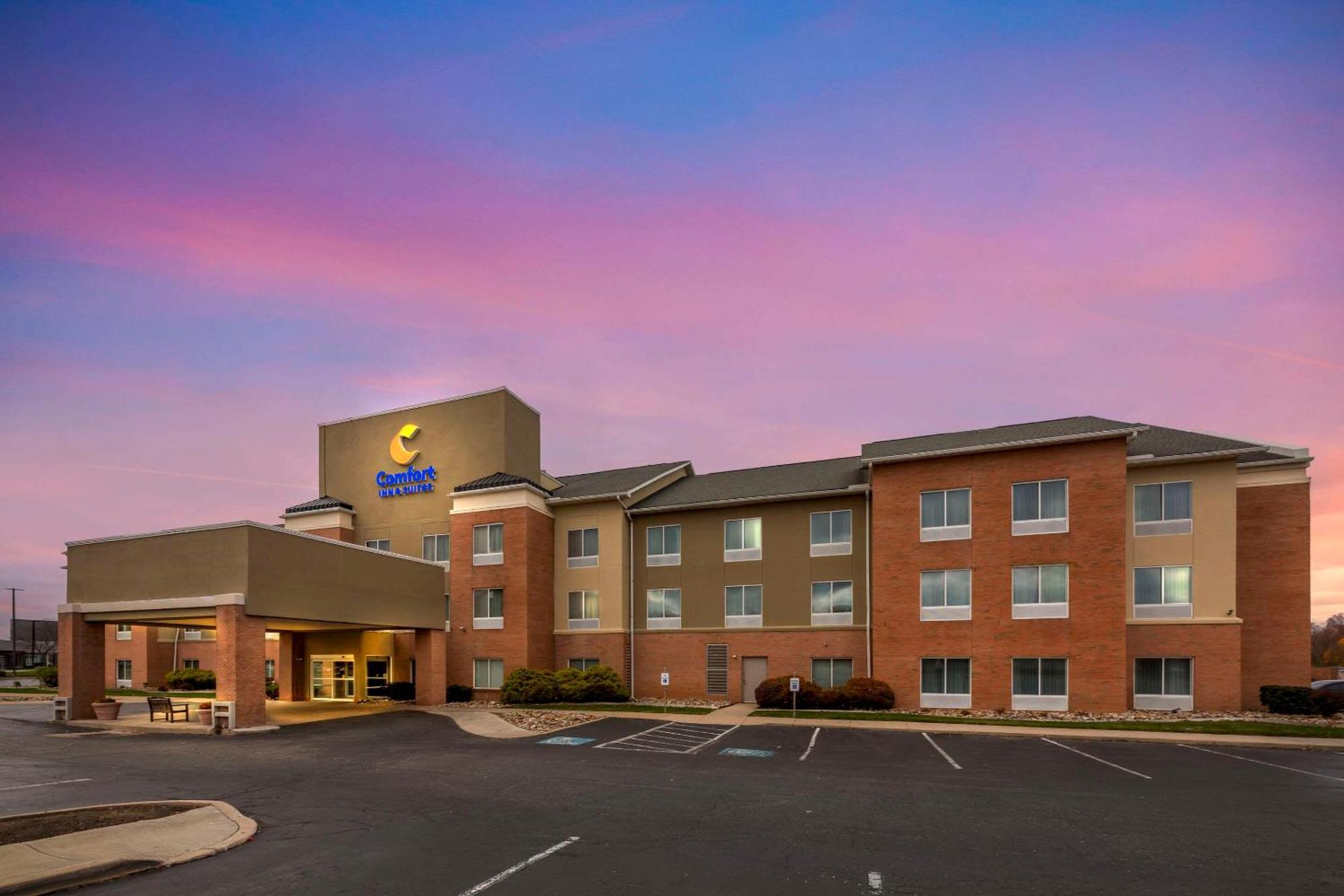 Comfort Inn & Suites Akron South Eksteriør billede